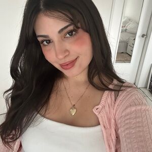 Meet your Posher, Sophia💌